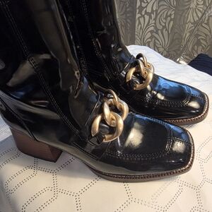 Steve Madden Glossy Black Ankle Boots with Bold Gold Chain